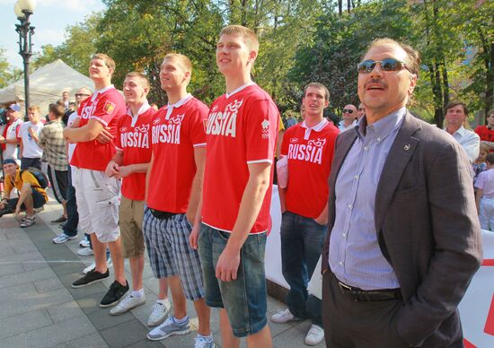 Russia's basketball team leaves to compete in EuroBasket 2011