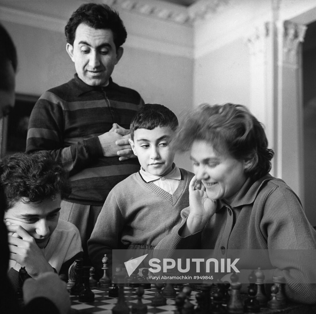 Chess player Tigran Petrosyan with his son