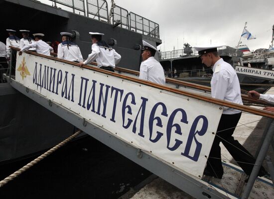 Unit of warships leave Vladivostok for Gulf of Aden