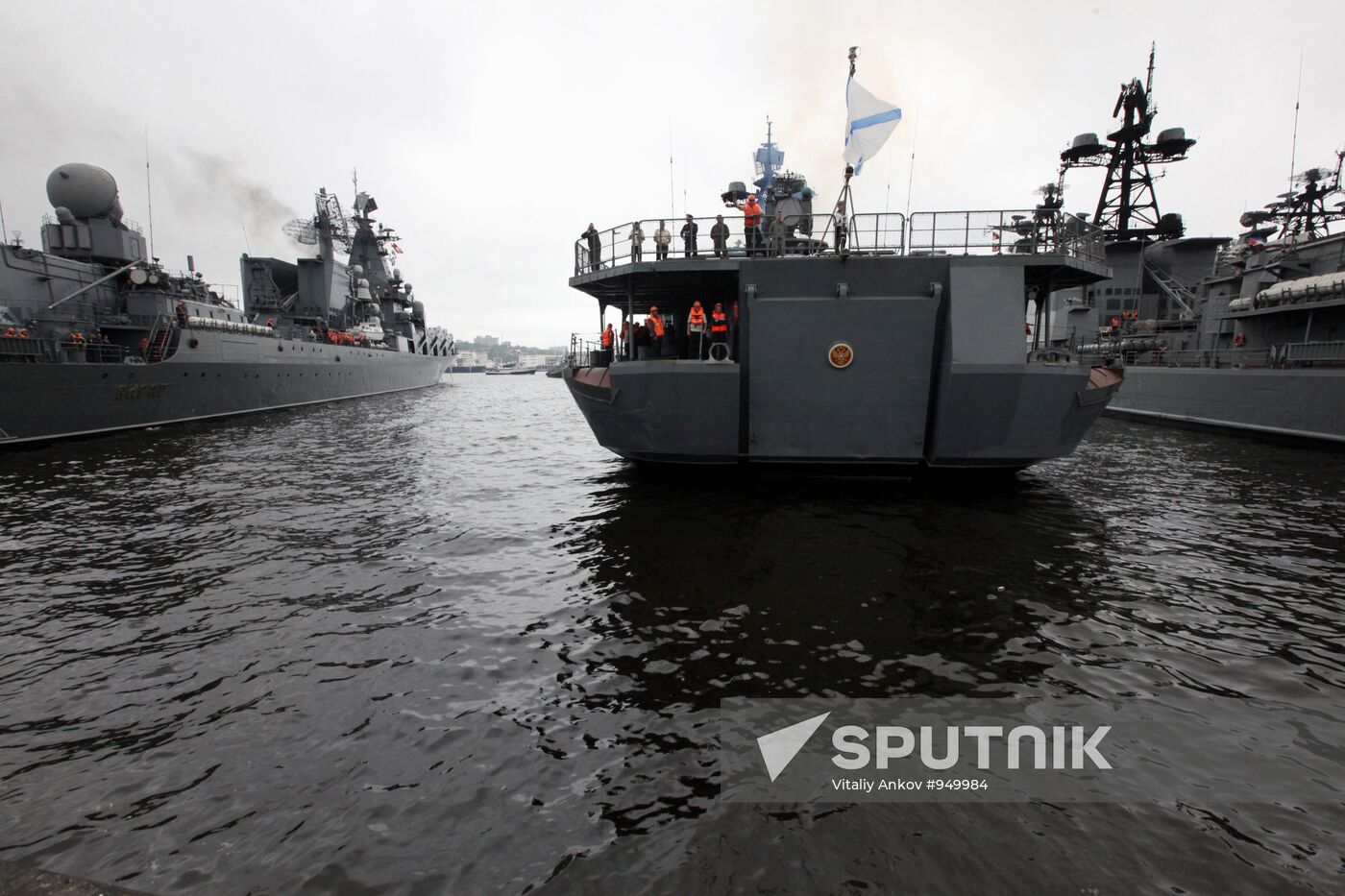 Unit of warships leave Vladivostok for Gulf of Aden