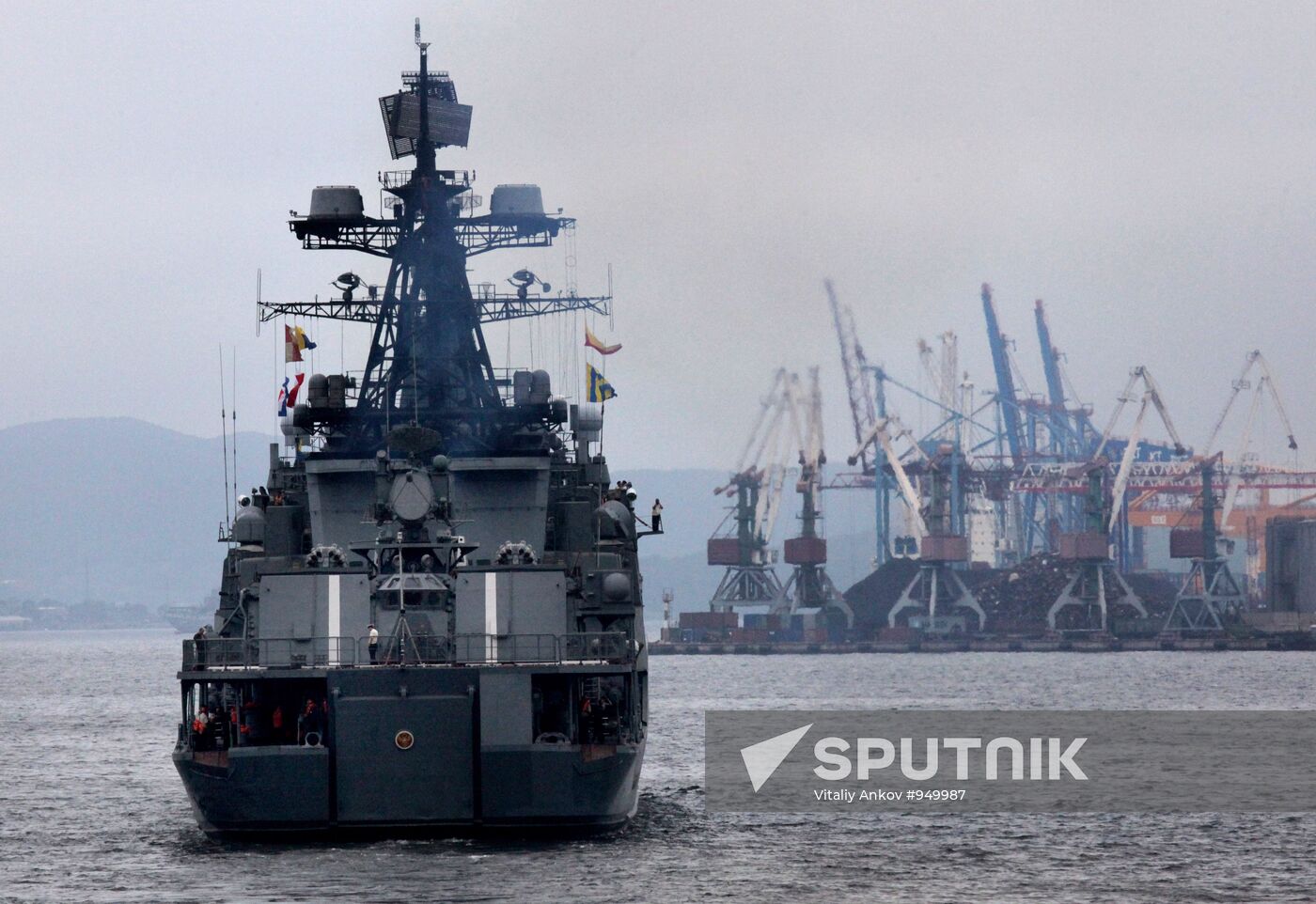 Unit of warships leave Vladivostok for Gulf of Aden