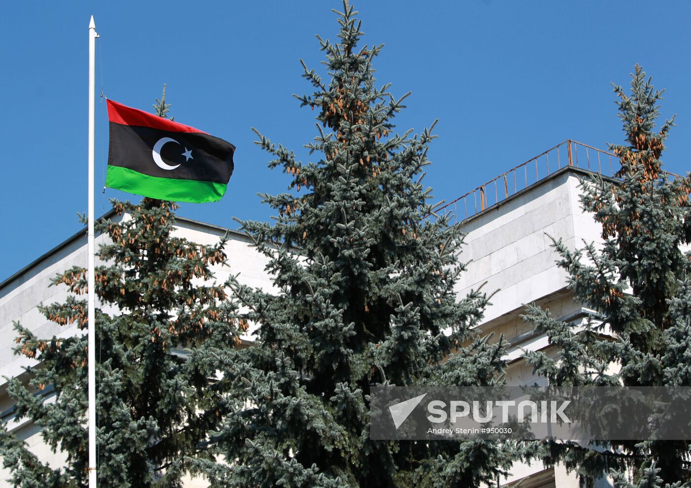 Rebels' flag hoisted over Libyan embassy in Moscow