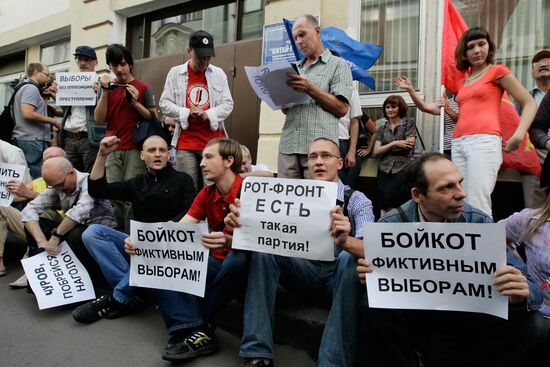 Russian opposition in action