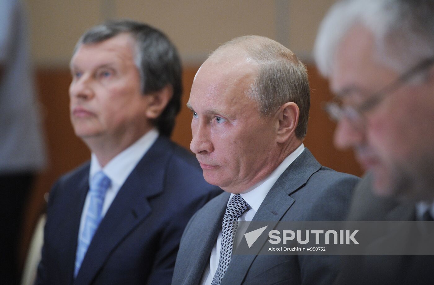 Vladimir Putin meets with ExxonMobil executives
