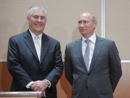 Vladimir Putin meets with ExxonMobil executives