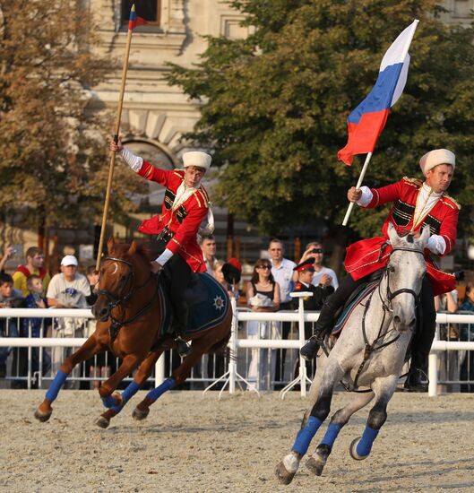 Preparing for Spasskaya Tower Festival