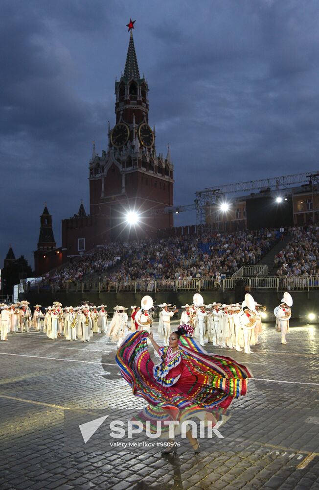 Preparing for Spasskaya Tower Festival
