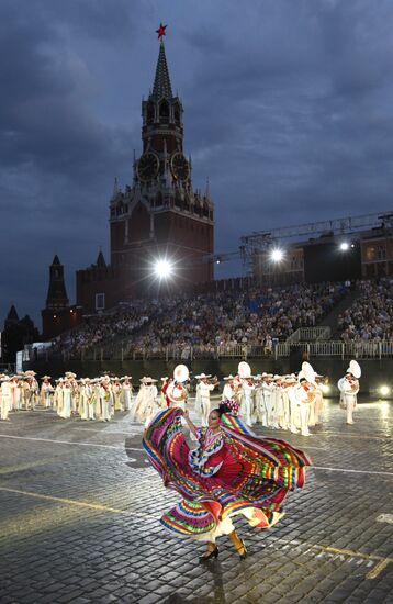 Preparing for Spasskaya Tower Festival