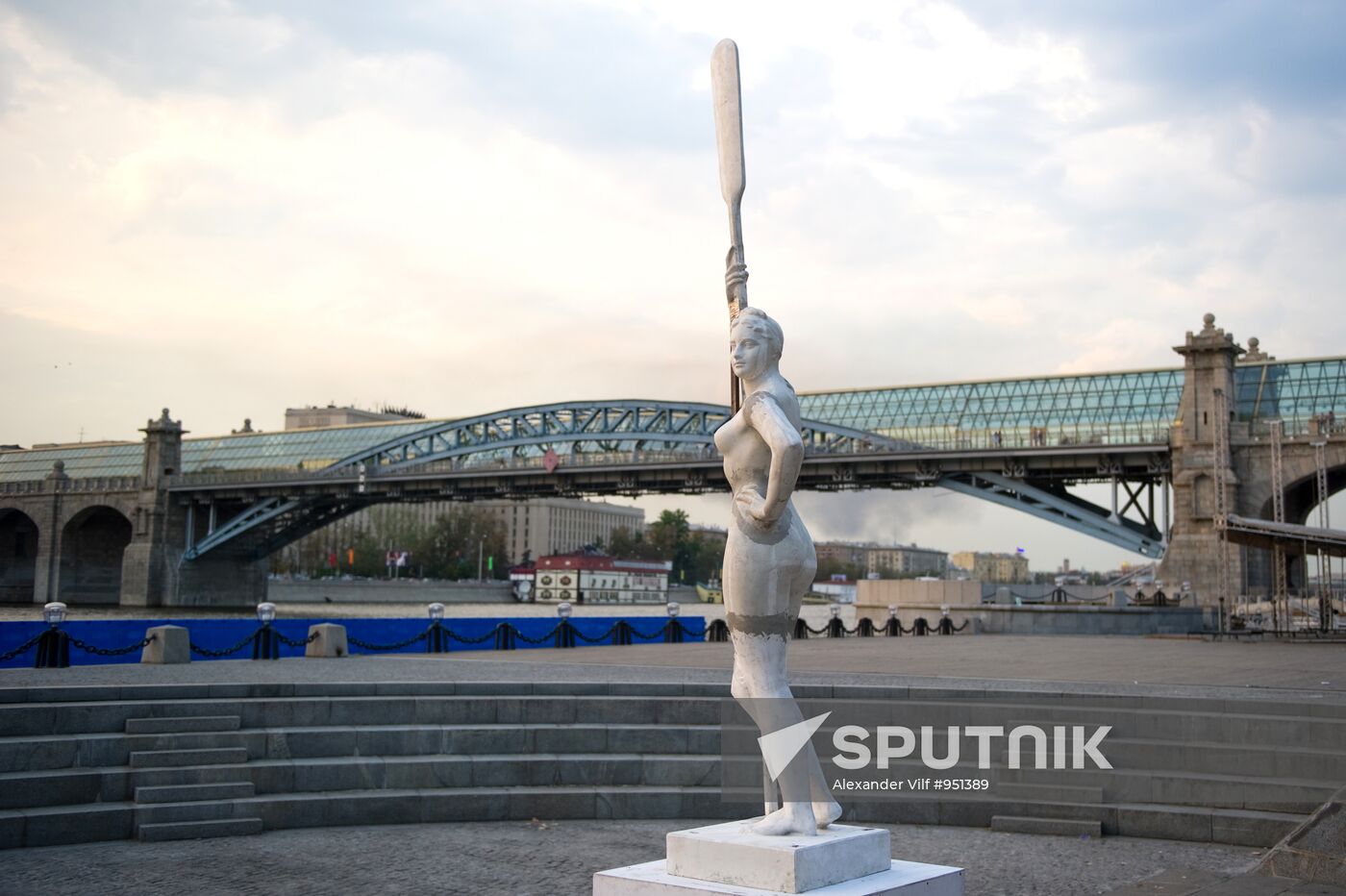 Sculpture "Girl with a paddle" returned to Gorky Park