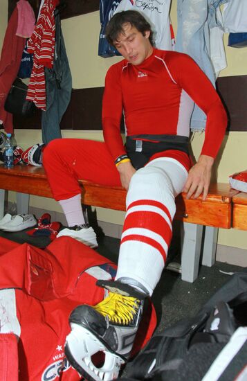 Hockey game to support "From a Pure Heart" charity