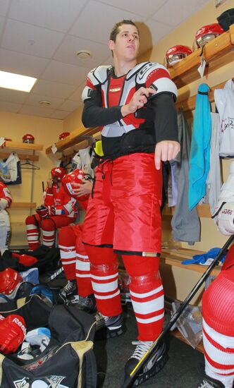 Hockey game to support "From a Pure Heart" charity