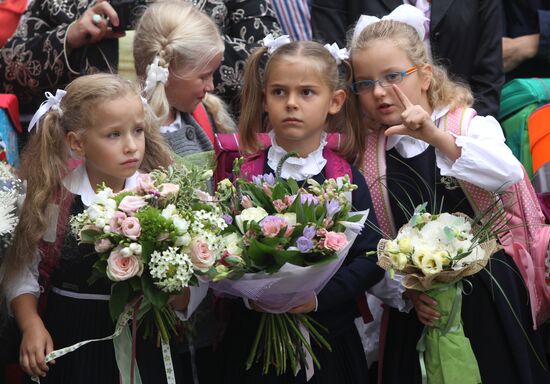 Russian schools on Knowledge Day