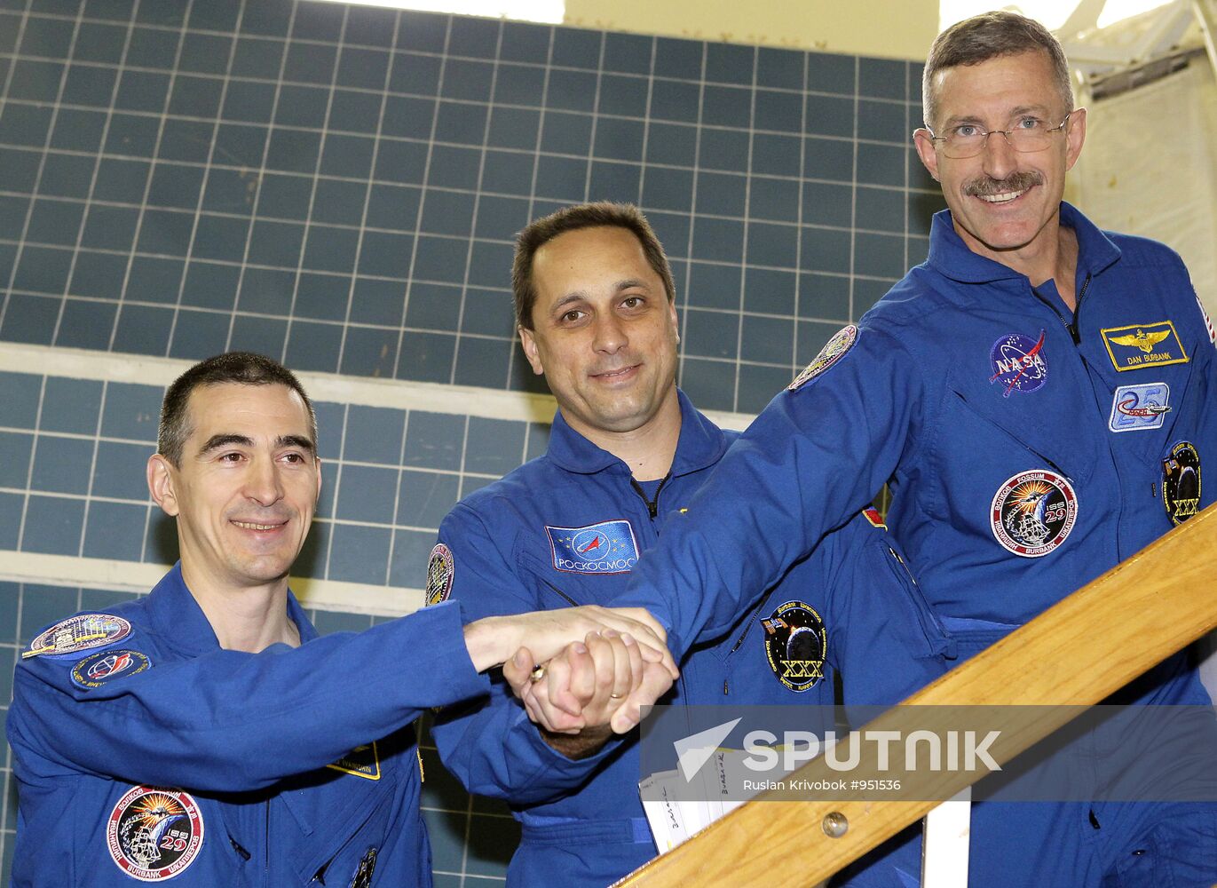 Crew with ISS 29/30th space expedition during training