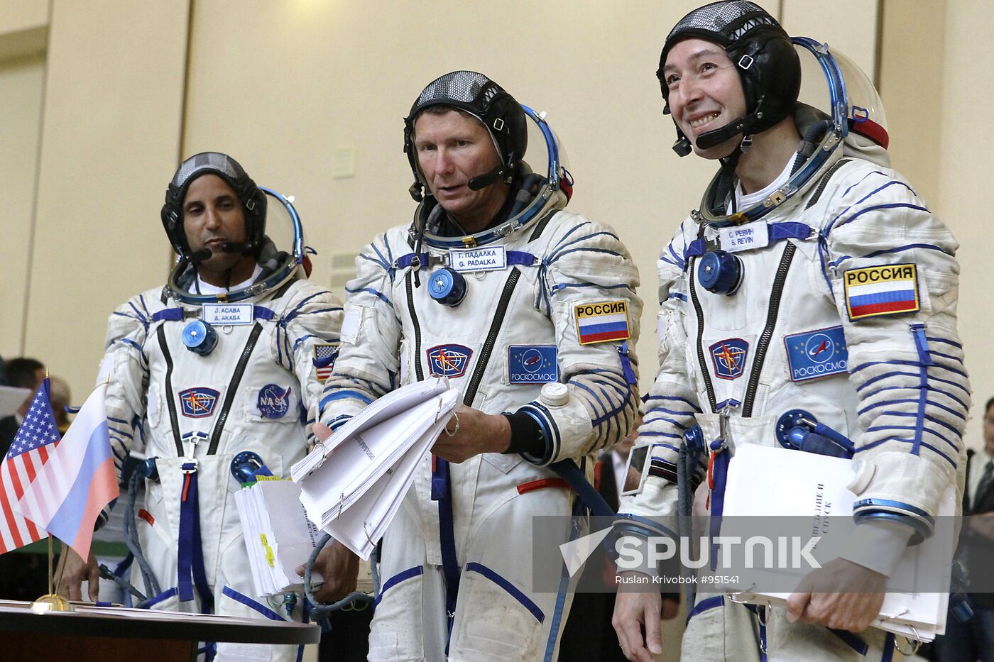 Crew with ISS 29/30th space expedition during training