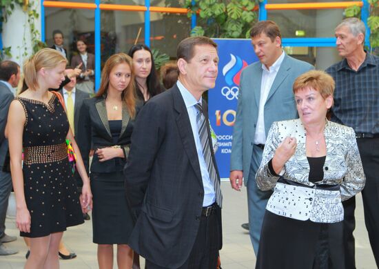 Olympic lesson by Alexander Zhukov in Moscow school