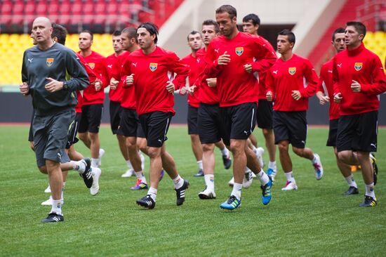 Football. Macedonia team in training