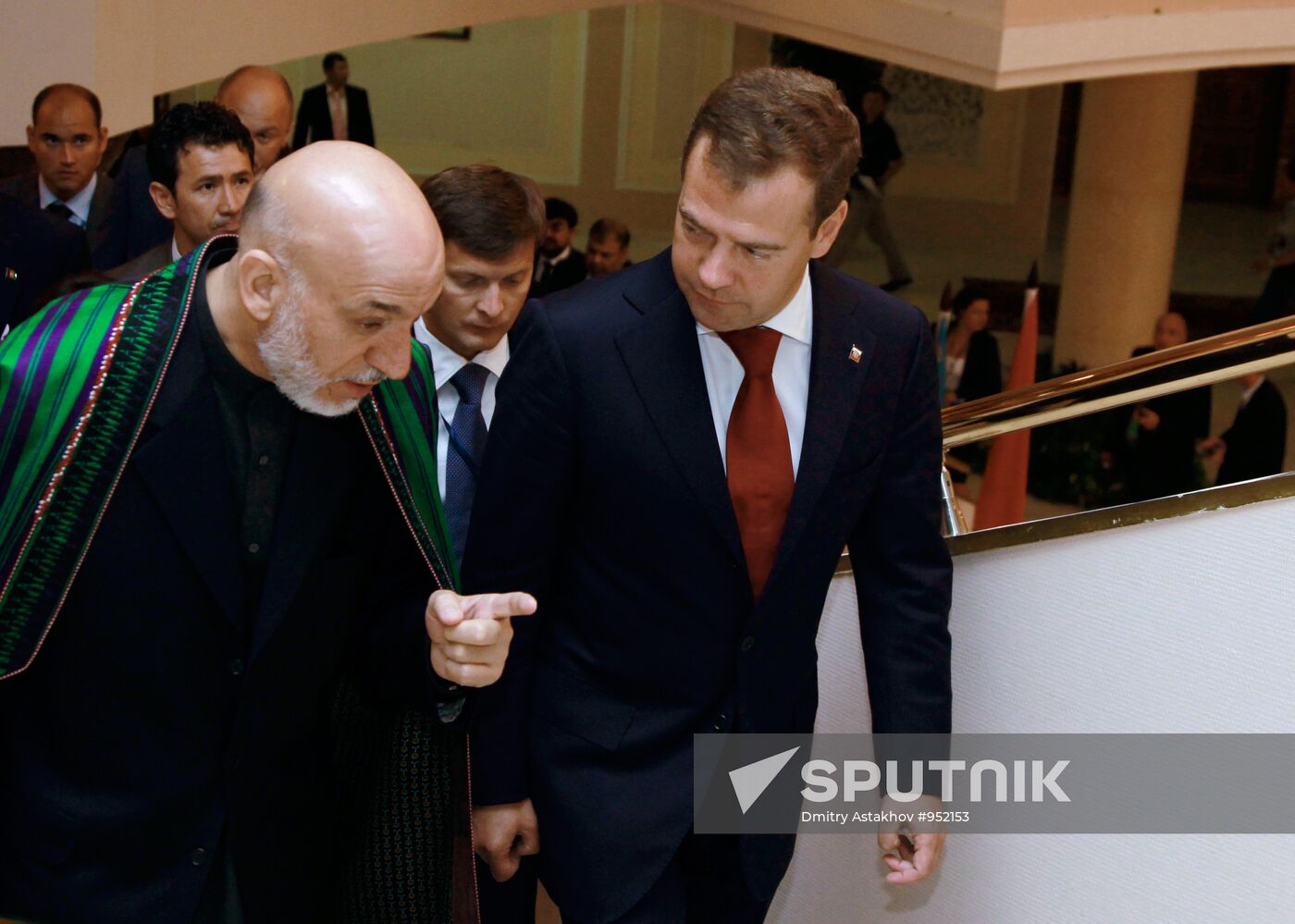 Dmitry Medvedev meets Hamid Karzai in Dushanbe