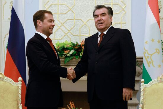 Dmitry Medvedev visits Tajikistan