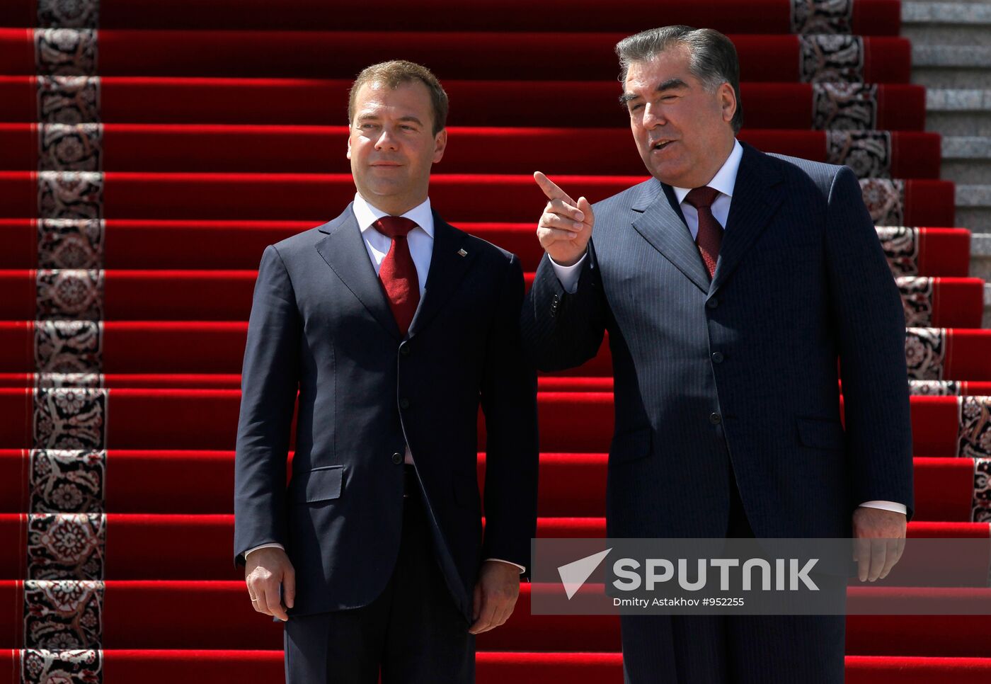 Dmitry Medvedev visits Tajikistan