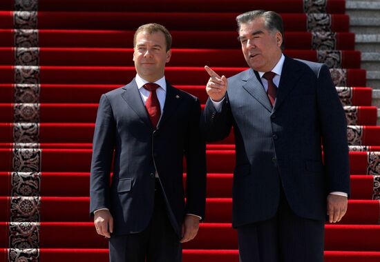 Dmitry Medvedev visits Tajikistan