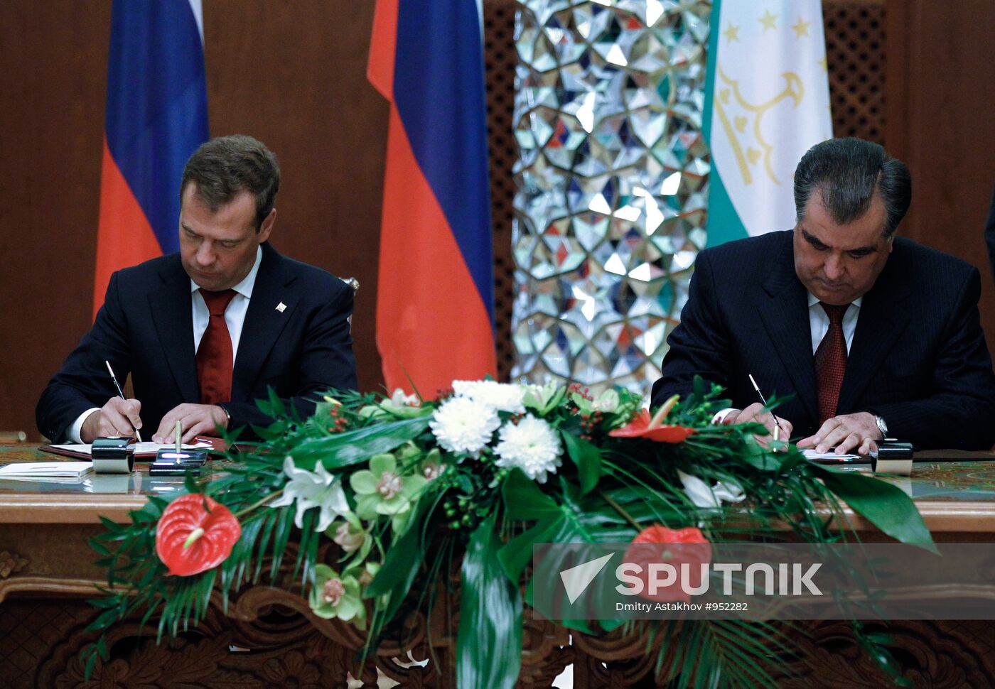 Dmitry Medvedev visits Tajikistan