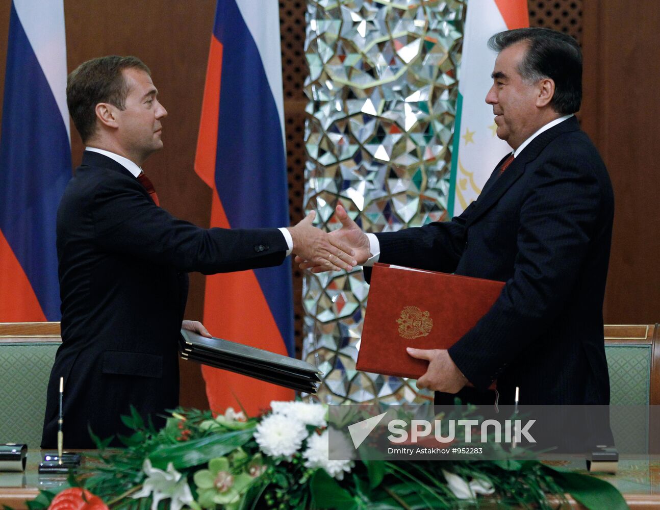 Dmitry Medvedev visits Tajikistan