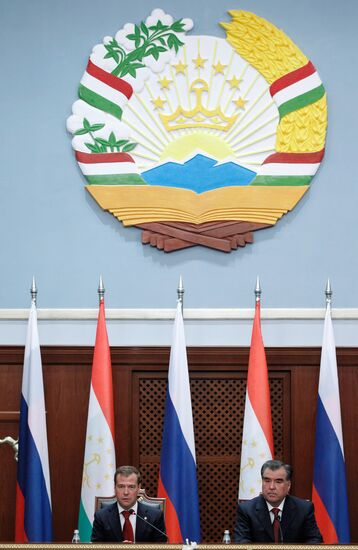 Dmitry Medvedev visits Tajikistan