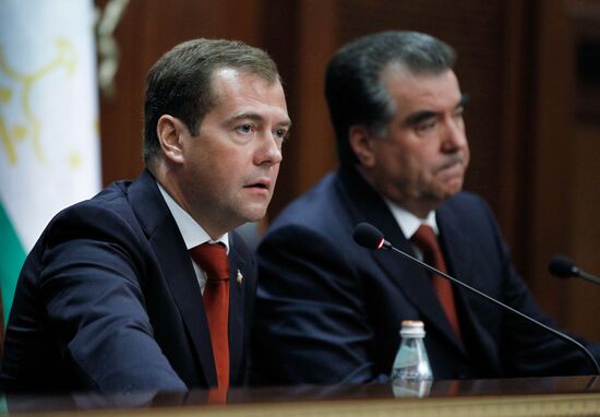 Dmitry Medvedev visits Tajikistan