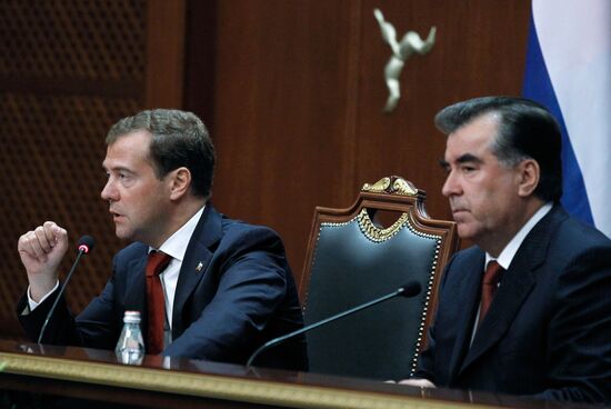 Dmitry Medvedev visits Tajikistan