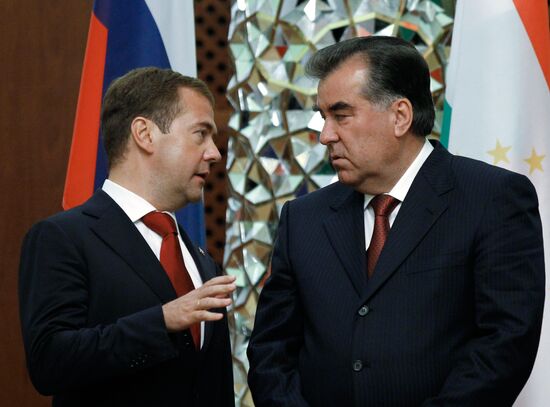 Dmitry Medvedev visits Tajikistan