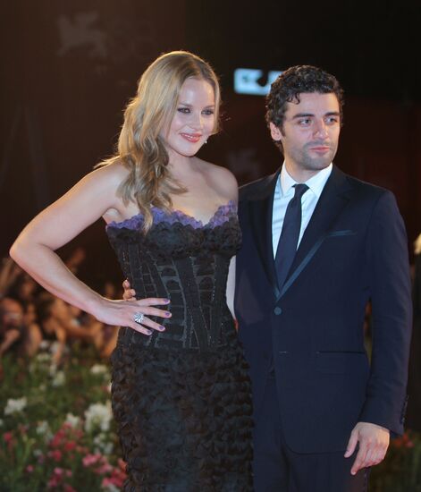 Oscar Isaac and Abbie Cornish