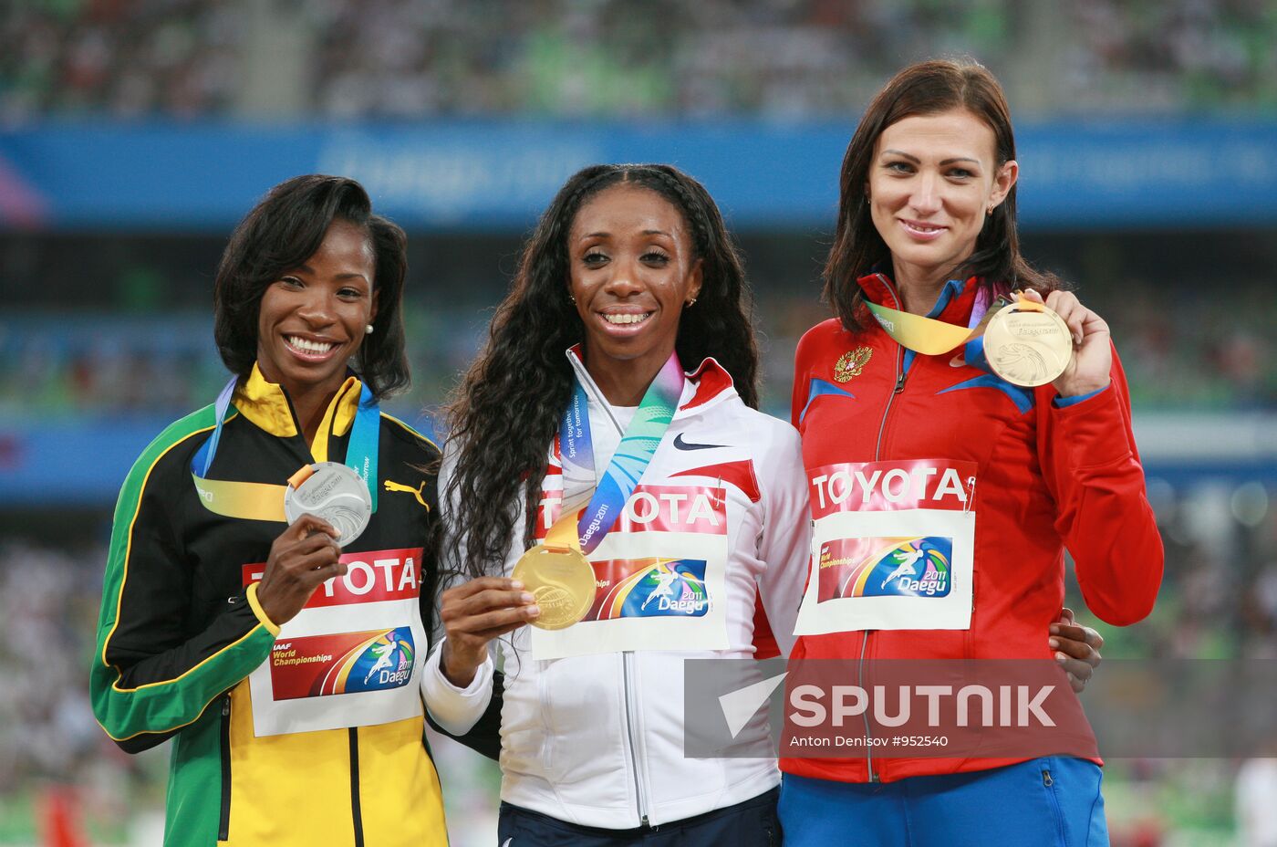 Melanie Walker, Lashinda Demus, Natalia Antyuh