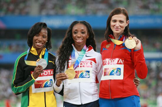 Melanie Walker, Lashinda Demus, Natalia Antyuh