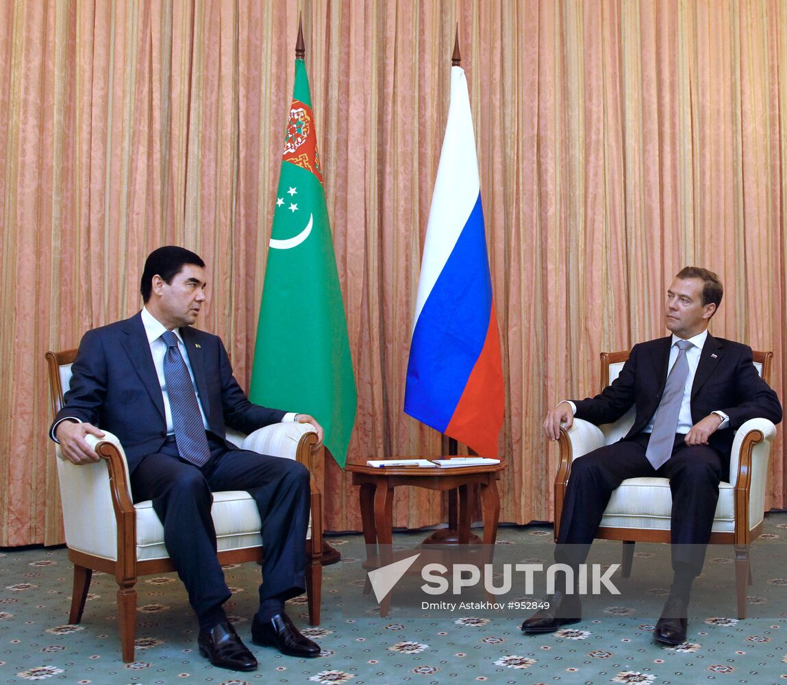 Medvedev meets with Berdymukhamedov