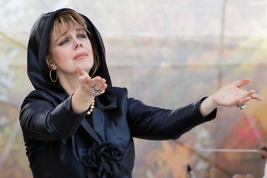 Lubov Kazarnovskaya