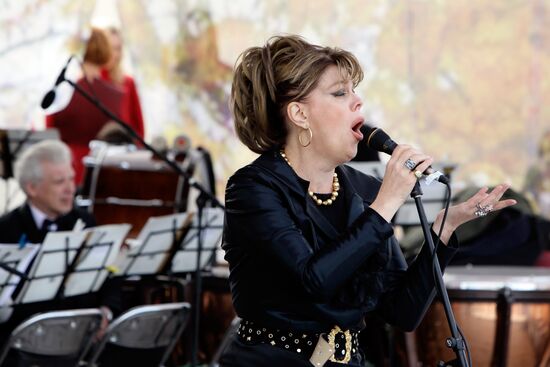 Lubov Kazarnovskaya