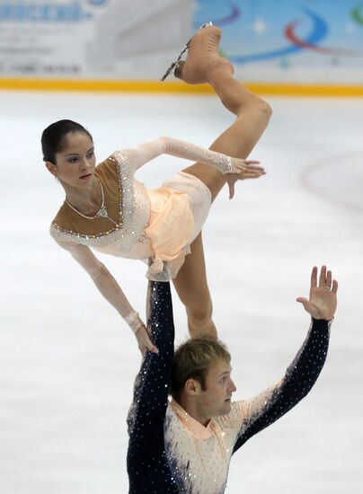 Vera Bazarova and Yury Larionov