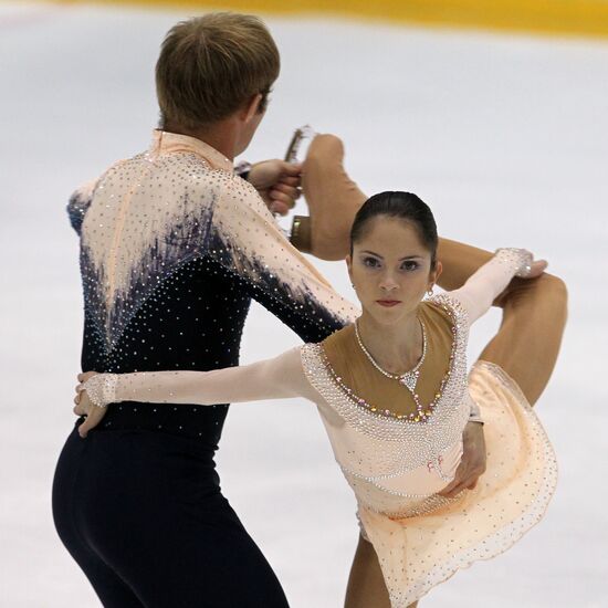 Vera Bazarova and Yury Larionov