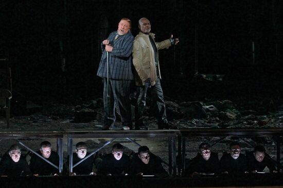Rehearsal of "The Rise and Fall of Mahogany" opera