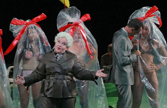 Rehearsal of "The Rise and Fall of Mahogany" opera