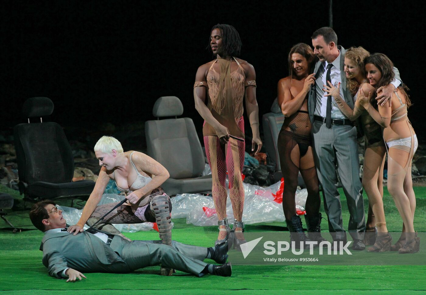 Rehearsal of "The Rise and Fall of Mahogany" opera