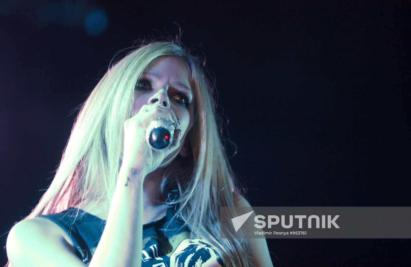 Avril Lavigne in concert at Arena Moscow club