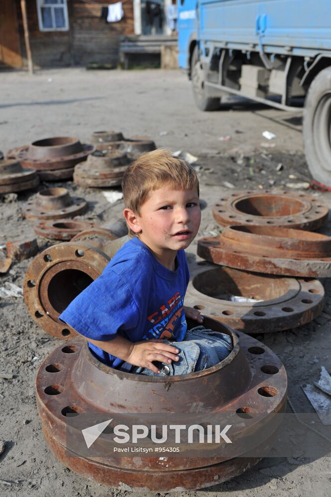 Moldovan Roma camp in Tyumen