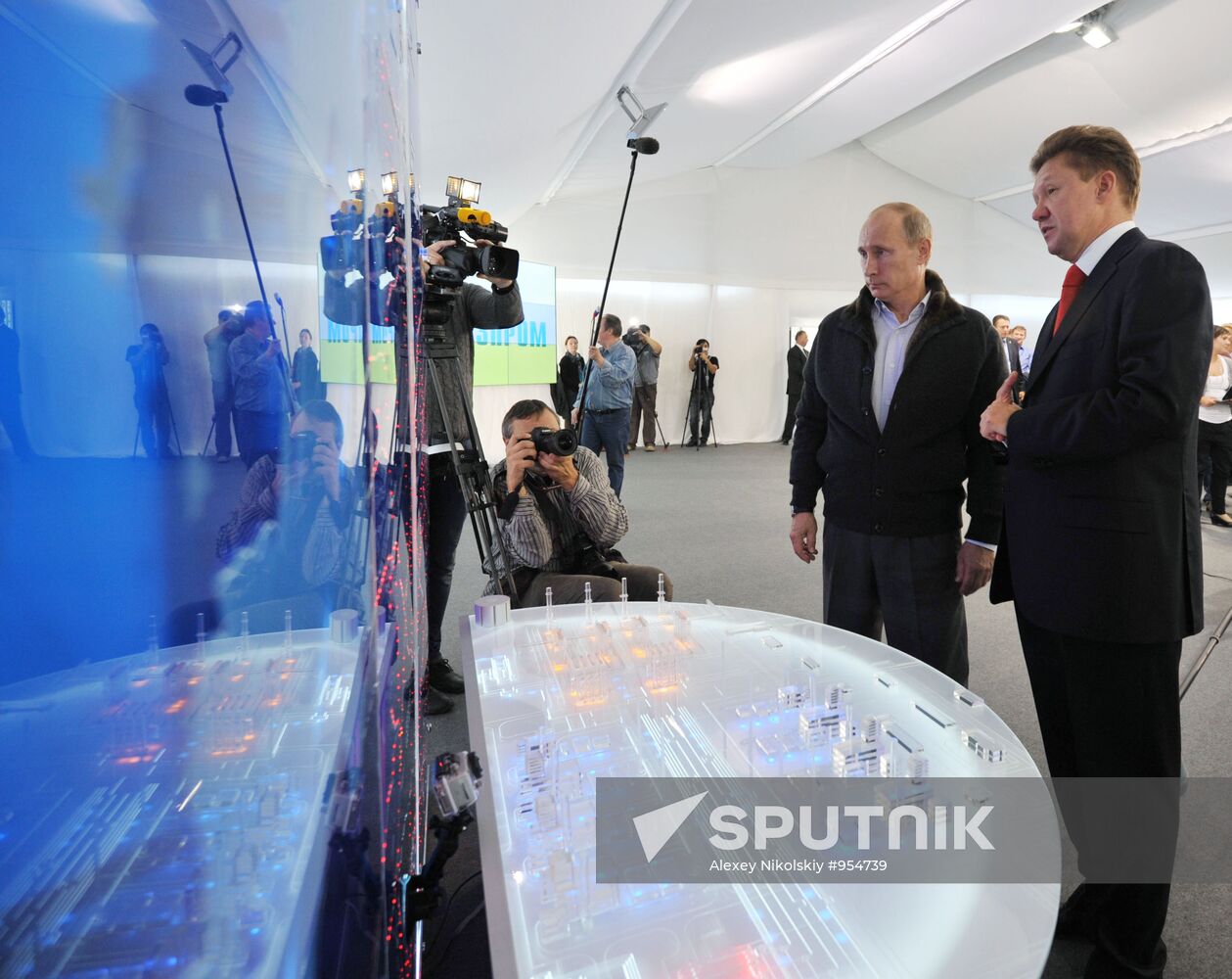 Vladimir Putin visits North Western Federal District