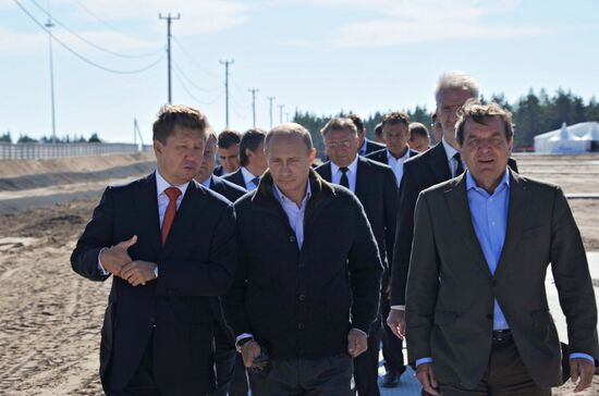 Vladimir Putin visits North Western Federal District