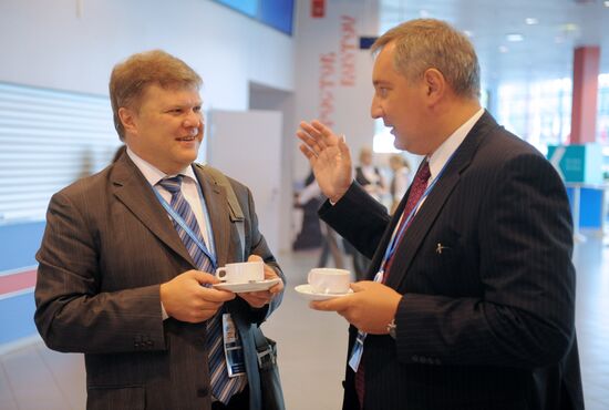 Sergei Mitrokhin, Dmitry Rogozin