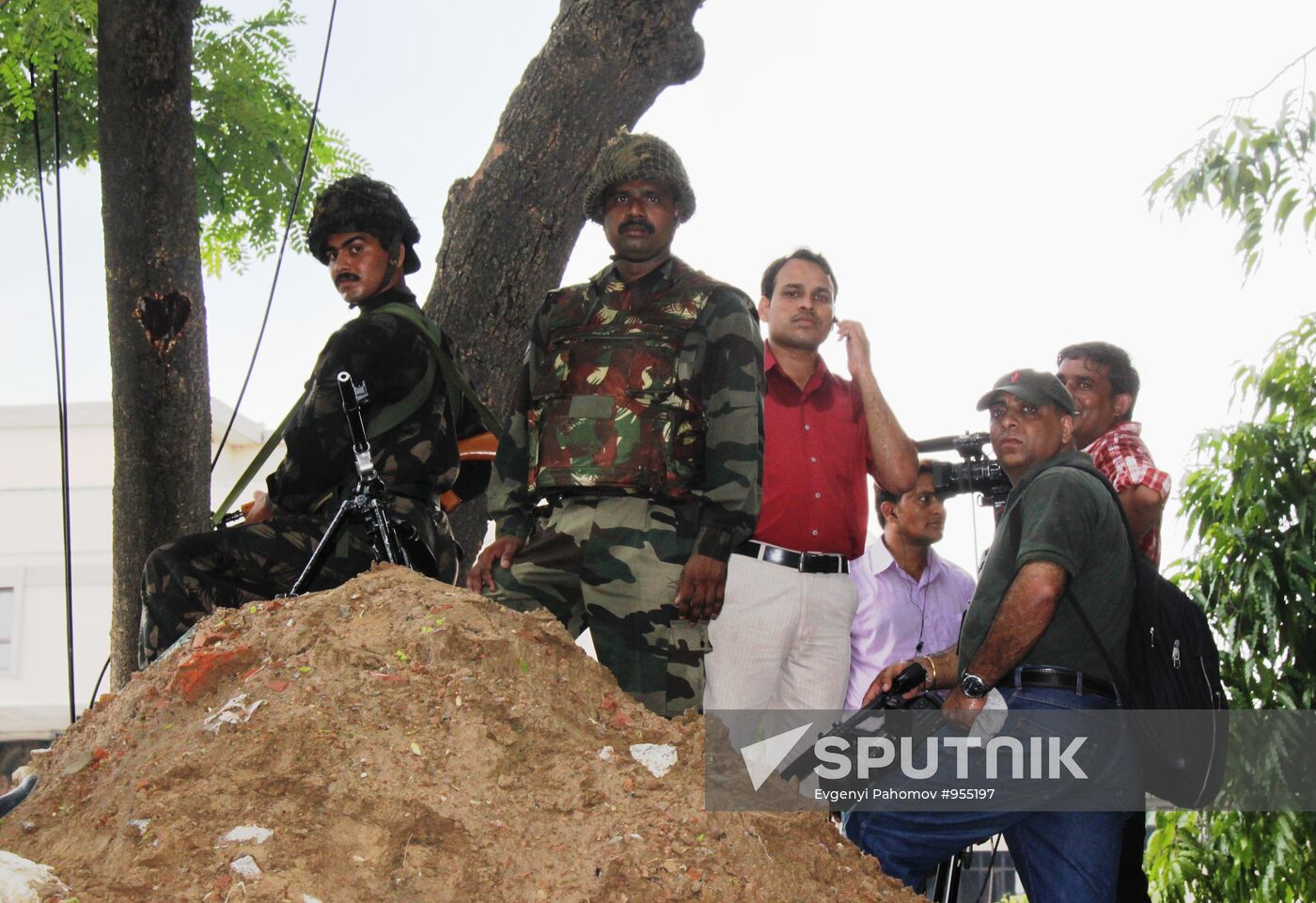 Explosion near New Delhi High Court