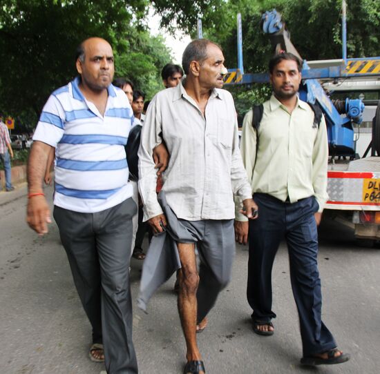 Explosion near New Delhi High Court