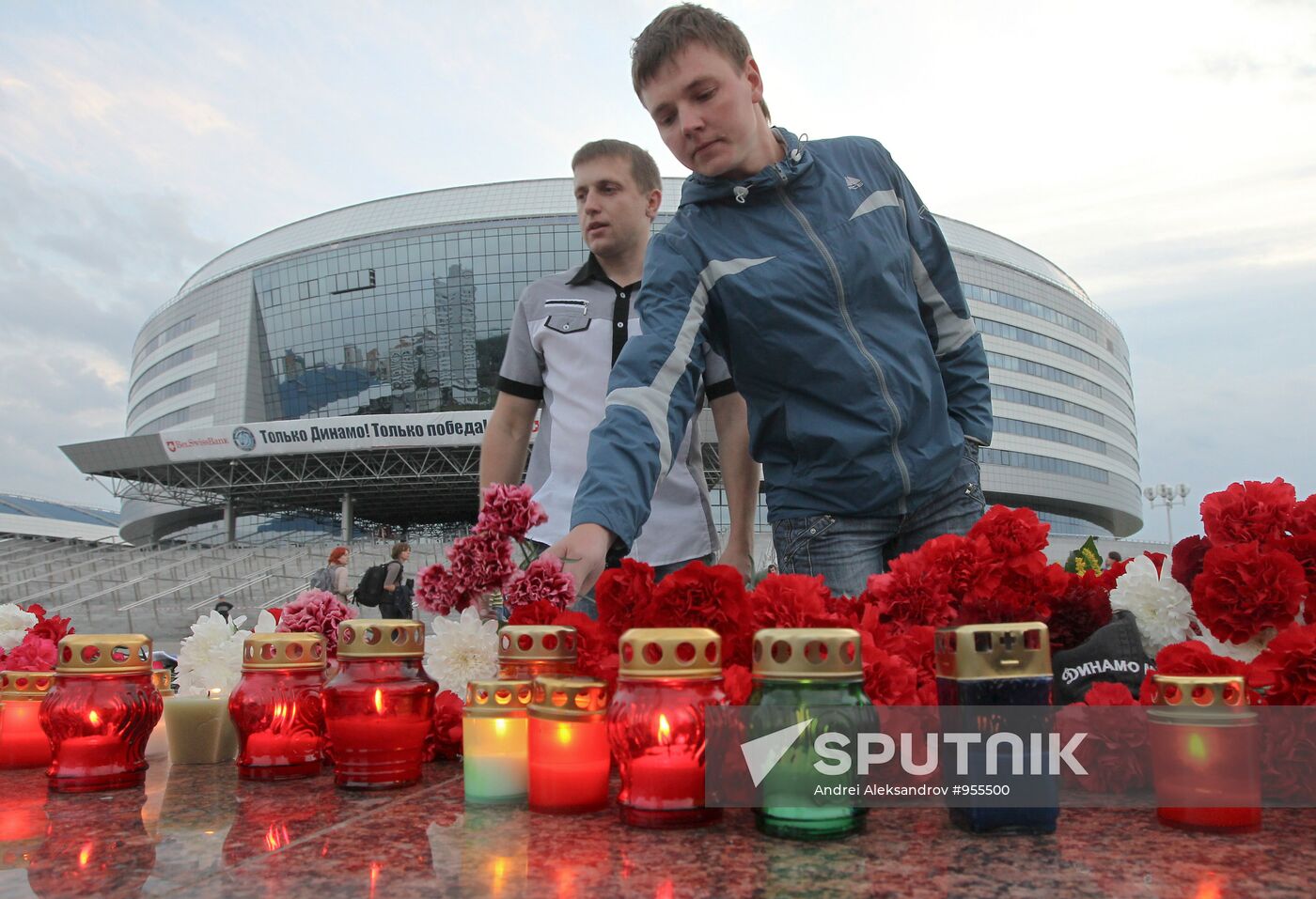 Minsk people pay tribute at Minsk-Arena Sports Complex