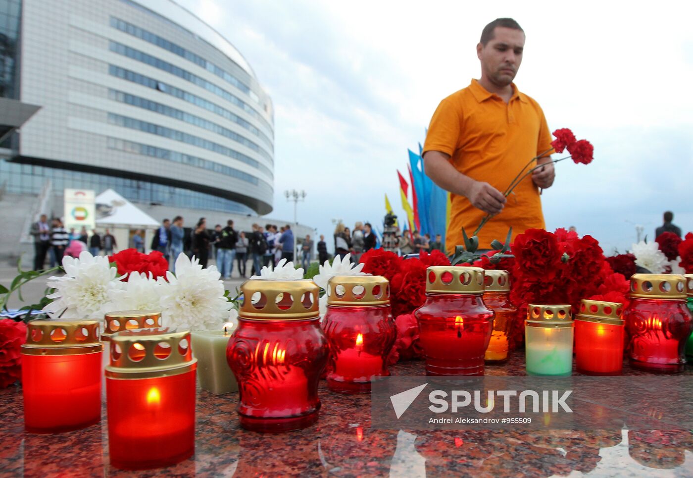 Minsk people pay tribute at Minsk-Arena Sports Complex